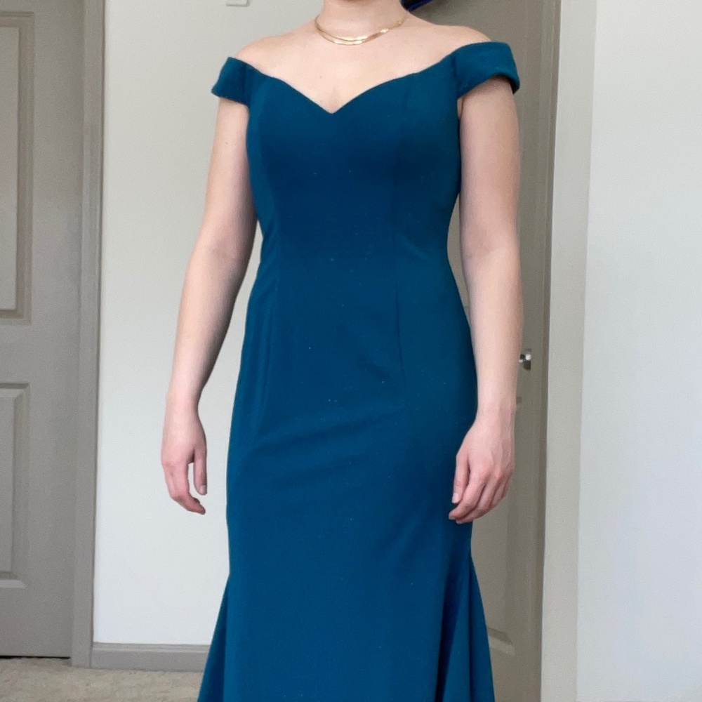 Gorgeous teal prom dress